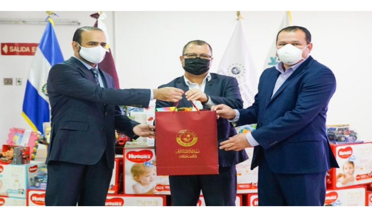 Qatar Envoy offers medical aids to children in El Salvador